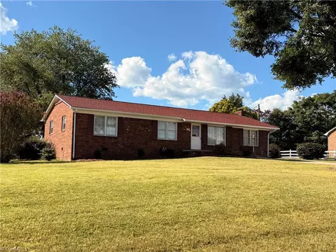 145 Brightwood Rd, Eden, NC 27288
