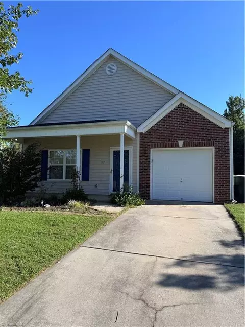 917 Redland Dr, Mcleansville, NC 27301