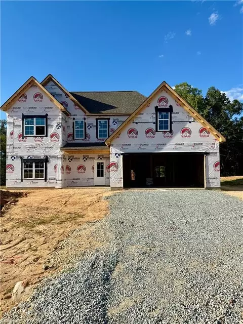 190 Enclave Dr, Clemmons, NC 27012