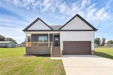143 Tranquility Ln, Harmony, NC 28634