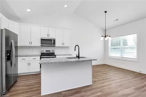 143 Tranquility Ln, Harmony, NC 28634 photo 9