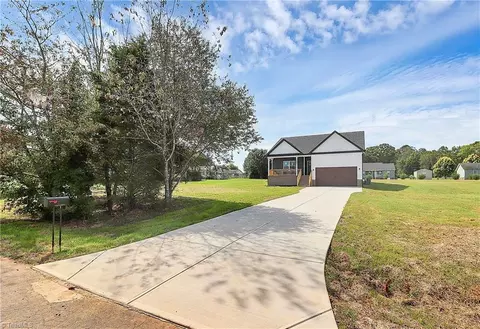 143 Tranquility Ln, Harmony, NC 28634 photo 32