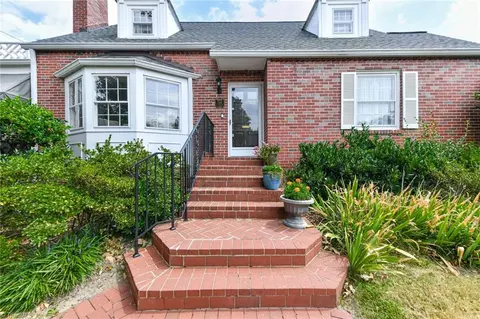 306 Tremont Dr N, Greensboro, NC 27403