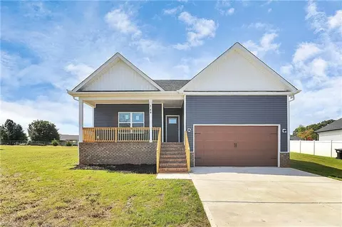 149 Tranquility Ln, Harmony, NC 28634
