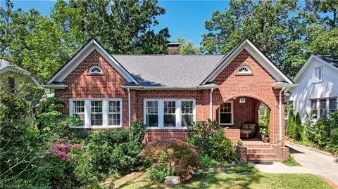 208 Tremont Dr S, Greensboro, NC 27403