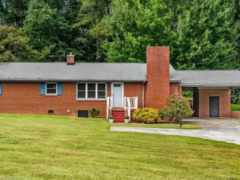 1550 Harrison St, Reidsville, NC 27320