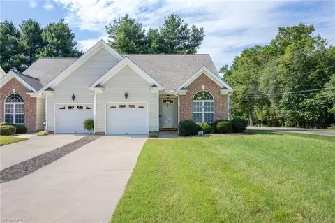 6602 Clemmons Ct, Clemmons, NC 27012