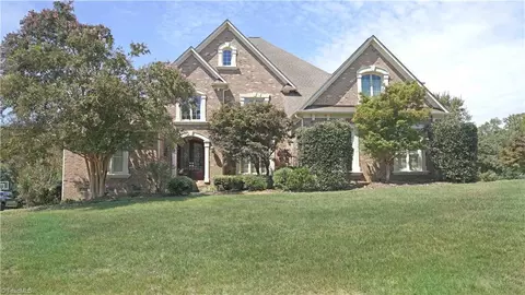 7399 Henson Forest Dr, Summerfield, NC 27358
