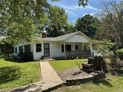 152 Medley Ln, Thurmond, NC 28683