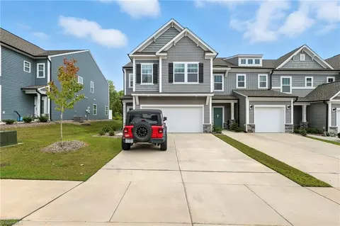 4030 Aster Point Ct, Pfafftown, NC 27040