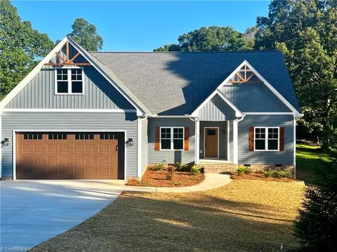 157 Twin Cedars Golf Rd, Mocksville, NC 27028