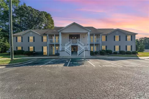 2630 D Guyer St # -2, High Point, NC 27265
