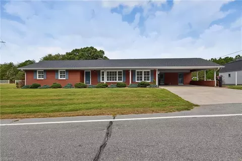 2587 Nc Highway 8, Danbury, NC 27016