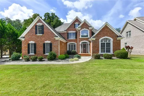 6710 Breeze Pointe Dr, Whitsett, NC 27377
