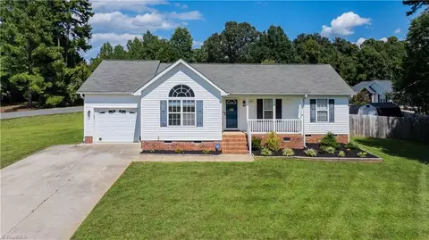609 Salem Ridge Dr, Randleman, NC 27317