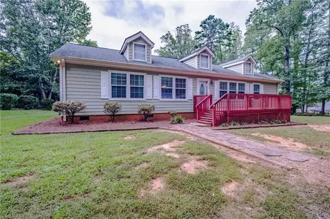 2320 Colerain Creek Dr, Winston Salem, NC 27106