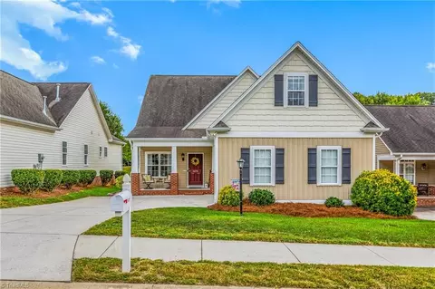 6676 Springfield Village Ln, Clemmons, NC 27012