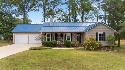 105 Kenwood Ln, Lexington, NC 27295