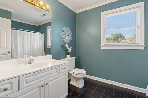 Bath - 8061 Glengarriff Rd, Clemmons, NC 27012 photo 3 of 4