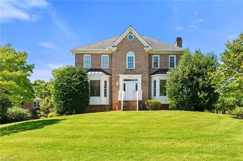8061 Glengarriff Rd, Clemmons, NC 27012