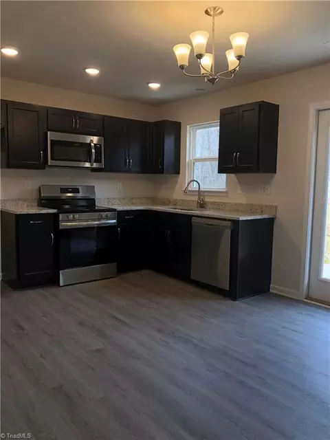 1725 Lamb Ave, High Point, NC 27260 photo 3