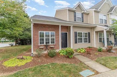 301 Snowy Owl Ct, Greensboro, NC 27409