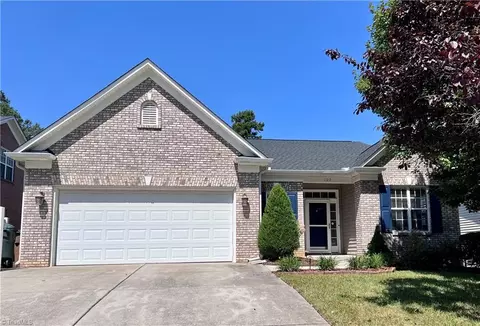 105 Heritage Hill Dr, Jamestown, NC 27282