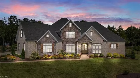 7814 Neugent Dr, Kernersville, NC 27284