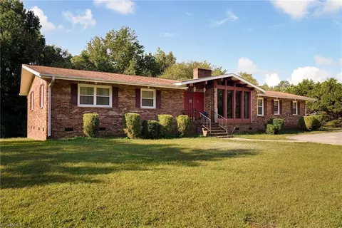 7366 Midway School Rd, Thomasville, NC 27360