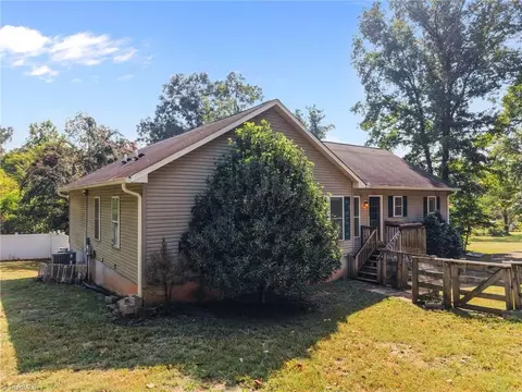 Exterior - 686 Mock Rd, High Point, NC 27265 photo 5 of 5