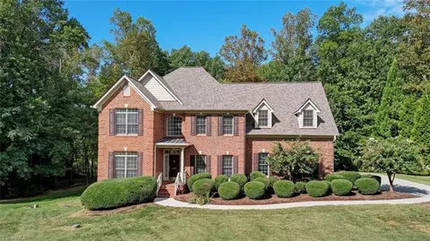 3700 Summit Lakes Dr, Browns Summit, NC 27214