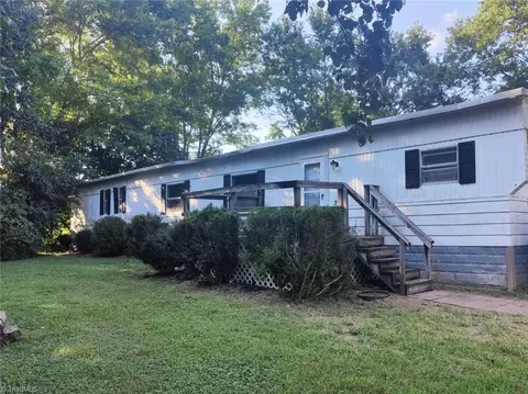527 Riverview Rd, Lexington, NC 27292
