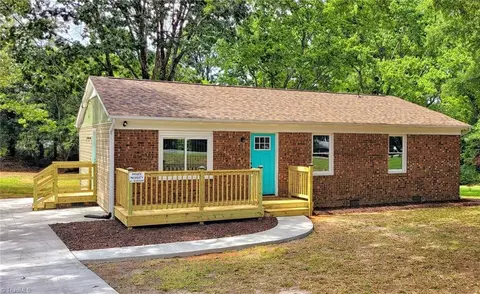 4870 Dippen Rd, Winston Salem, NC 27105