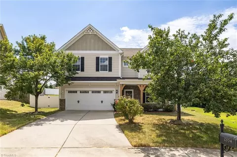 2354 Hammock Dr, High Point, NC 27265