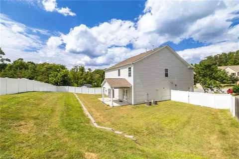 Exterior - 2354 Hammock Dr, High Point, NC 27265 photo 7 of 10