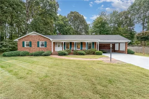 5306 Fieldbrook Dr, Greensboro, NC 27455