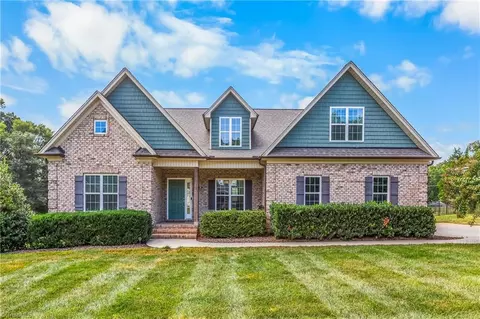 170 Bandelier Ct, Clemmons, NC 27012