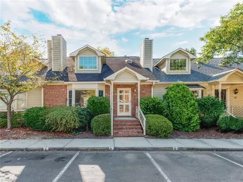 18 Park Village Ln #C, Greensboro, NC 27455