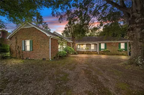 301 Dalton Rd W, King, NC 27021