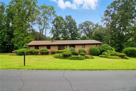 123 Kerry Ln, Wilkesboro, NC 28697