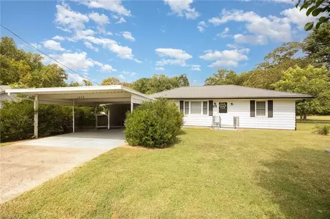 3839 High Point Rd, Winston Salem, NC 27107