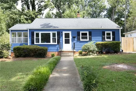 1015 Willowbrook Dr, Greensboro, NC 27403