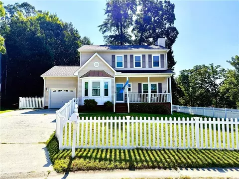 75 Park Village Ln, Greensboro, NC 27455