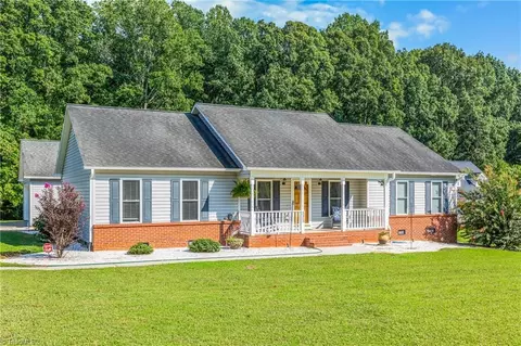 525 Lanier Rd, Lexington, NC 27295