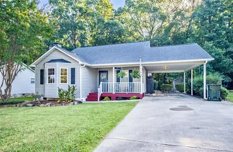 392 Meadow Lark Ln, Thomasville, NC 27360