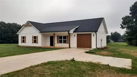 1019 Kennedy St, Yadkinville, NC 27055