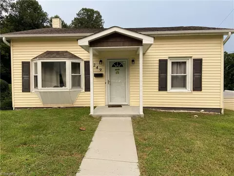 249 Poplar St E, Mount Airy, NC 27030