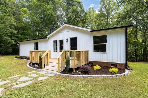 9089 Mount Carmel Rd, Stokesdale, NC 27357