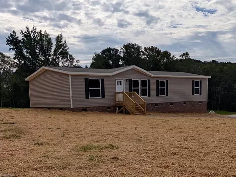 775 Iron Mountain Rd, Asheboro, NC 27205