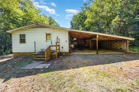 3145 E Nc Highway 62, Liberty, NC 27298
